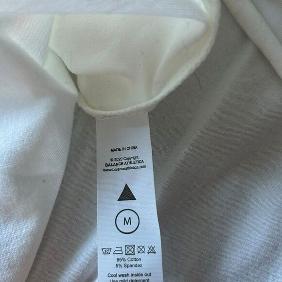 Vitality Balance Athletica Size M Oversized Crop Tee Shirt White Black Logo Gym - Picture 5 of 8